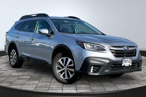 Ice Silver Metallic 2022 Subaru Outback Premium