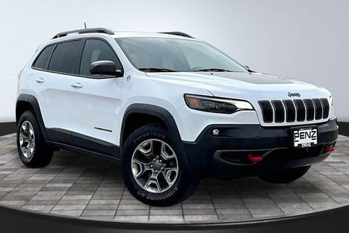 White 2019 Jeep Cherokee Trailhawk