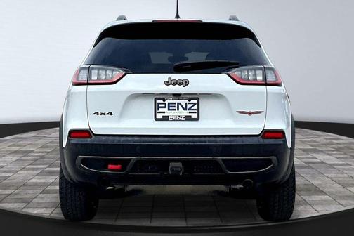 White 2019 Jeep Cherokee Trailhawk