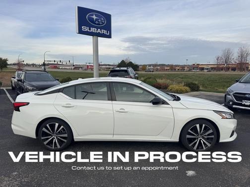 2022 Nissan Altima 2.5 SR