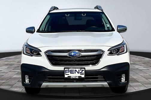 Crystal White Pearl 2022 Subaru Outback Touring