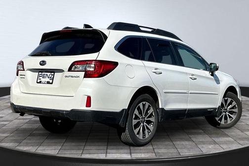 White 2017 Subaru Outback 2.5i Limited