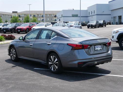 2021 Nissan Altima 2.5 SV
