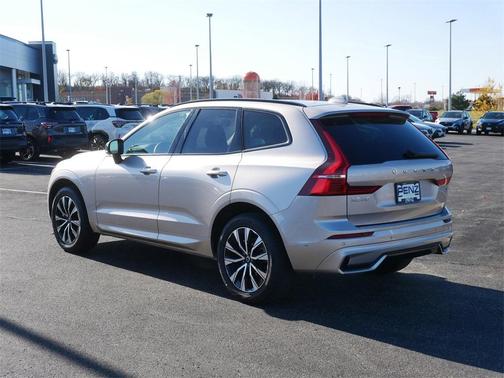 2025 Volvo XC60 B5 Plus