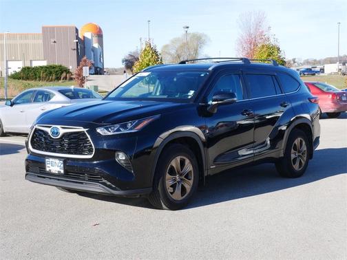 2023 Toyota Highlander Hybrid Bronze Edition