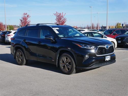 2023 Toyota Highlander Hybrid Bronze Edition