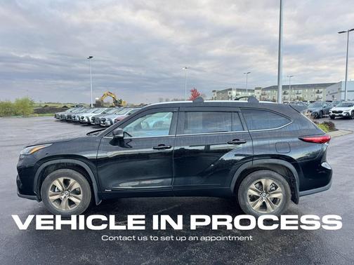 2023 Toyota Highlander Hybrid Bronze Edition