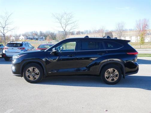 2023 Toyota Highlander Hybrid Bronze Edition