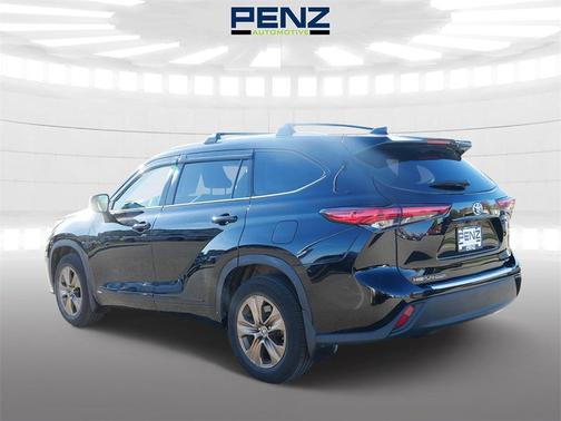 2023 Toyota Highlander Hybrid Bronze Edition