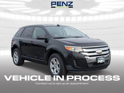 Black 2013 Ford Edge SE