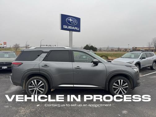 2023 Nissan Pathfinder Platinum