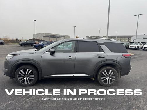 2023 Nissan Pathfinder Platinum