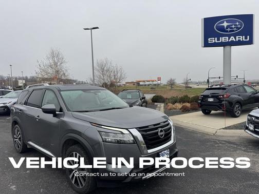 2023 Nissan Pathfinder Platinum