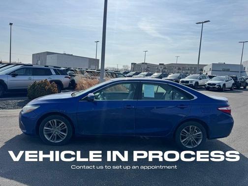 Blue 2015 Toyota Camry SE