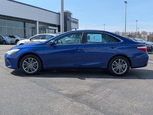 Blue 2015 Toyota Camry SE