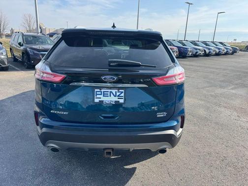 Green 2020 Ford Edge SEL