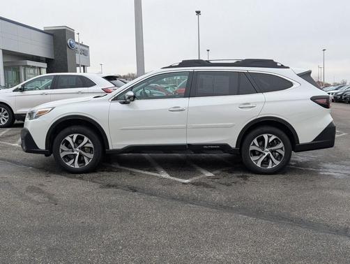Crystal White Pearl 2022 Subaru Outback Touring