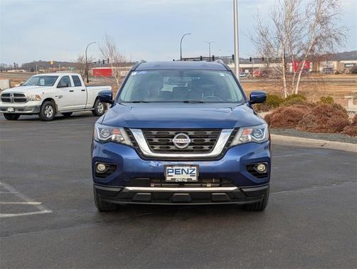 2020 Nissan Pathfinder SL