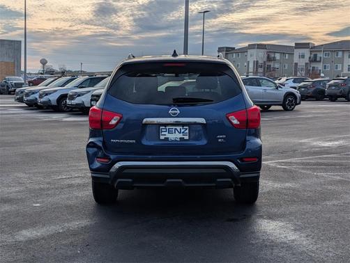 2020 Nissan Pathfinder SL