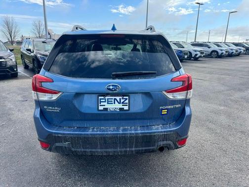 Horizon Blue Pearl 2022 Subaru Forester Limited