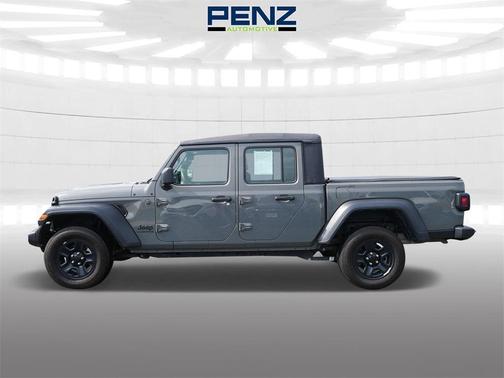 2022 Jeep Gladiator Sport