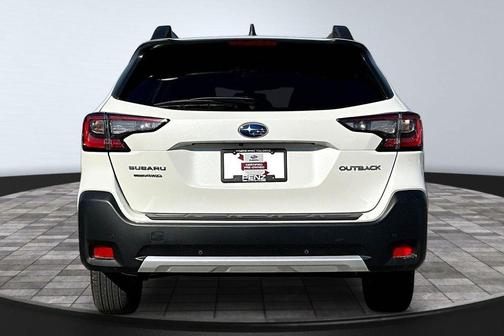 Crystal White Pearl 2024 Subaru Outback Limited