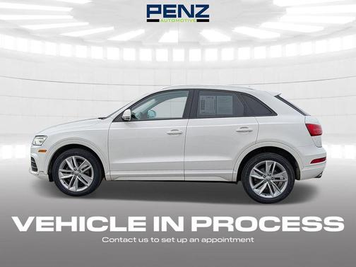 Cortina White 2017 Audi Q3 2.0T Premium