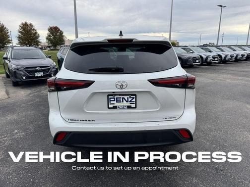 2024 Toyota Highlander LE