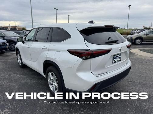 2024 Toyota Highlander LE