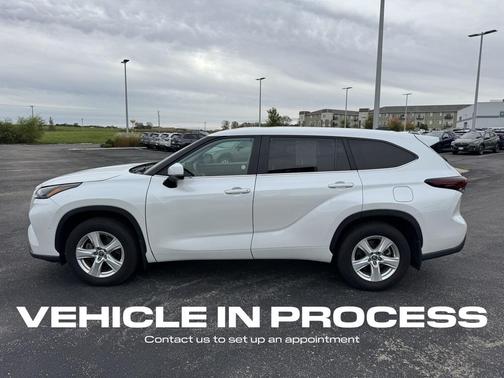 2024 Toyota Highlander LE