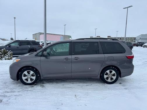 2015 Toyota Sienna LE
