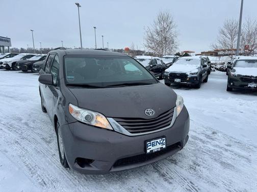 2015 Toyota Sienna LE