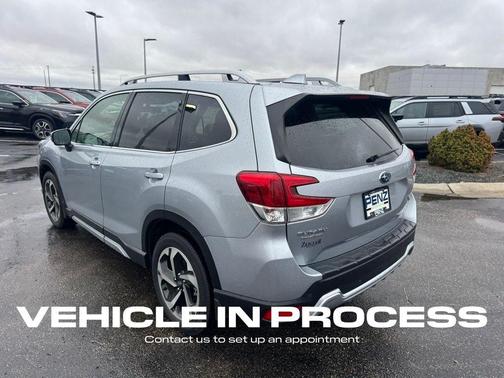 Ice Silver Metallic 2022 Subaru Forester Touring