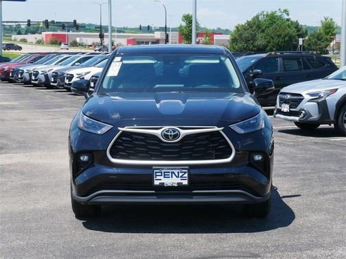 2022 Toyota Highlander LE