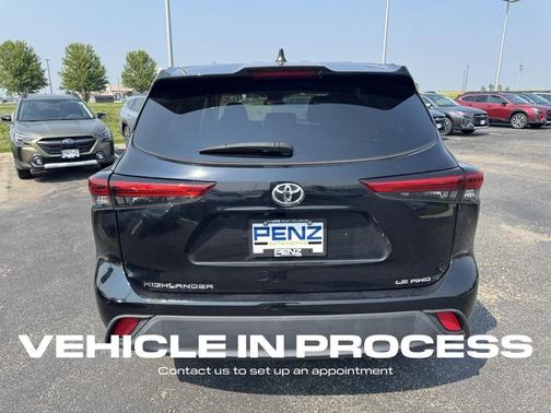 2022 Toyota Highlander LE