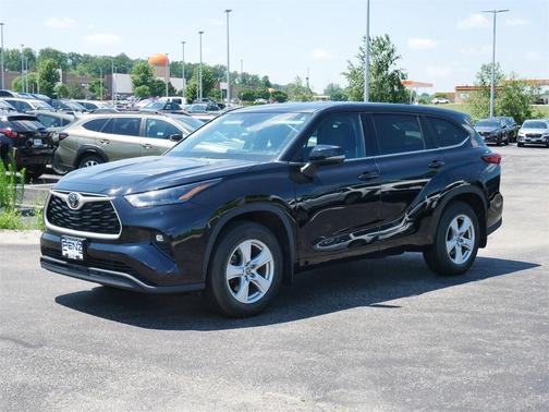 2022 Toyota Highlander LE