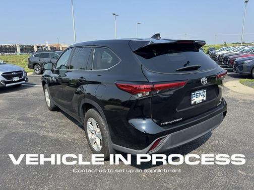 2022 Toyota Highlander LE