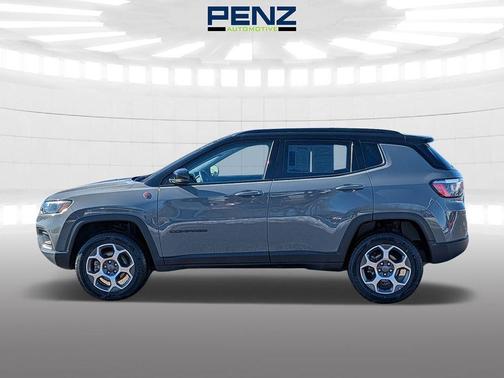 Gray 2022 Jeep Compass Trailhawk