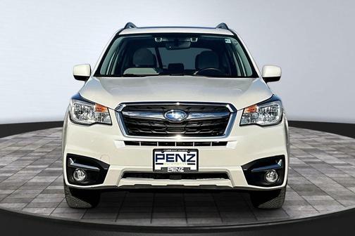 Crystal White Pearl 2018 Subaru Forester 2.5i Premium