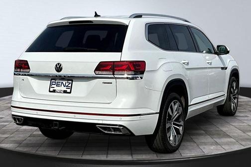 Pure White 2023 Volkswagen Atlas 3.6L SEL Premium R-Line