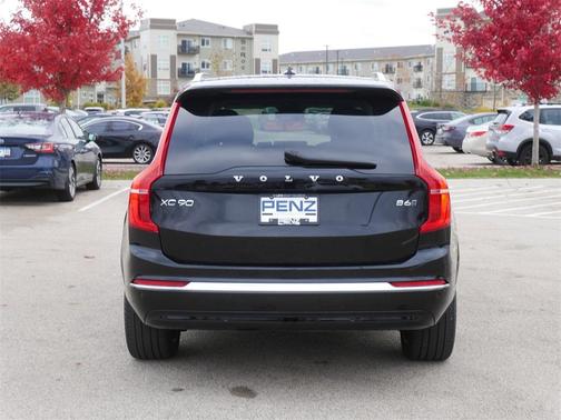 2025 Volvo XC90 B6 Plus 7-Seater