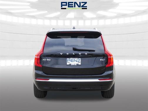 2025 Volvo XC90 B6 Plus 7-Seater