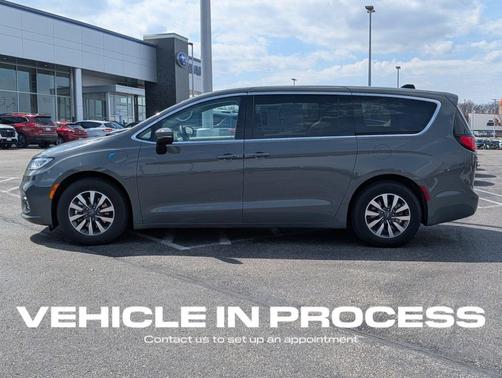 Gray 2023 Chrysler Pacifica Hybrid Touring L