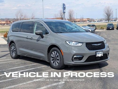 Gray 2023 Chrysler Pacifica Hybrid Touring L