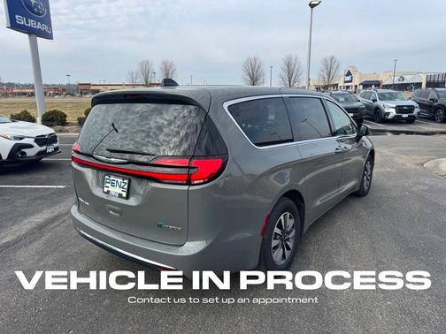 2023 Chrysler Pacifica Hybrid Touring L