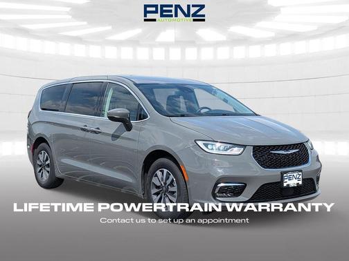 2023 Chrysler Pacifica Hybrid Touring L