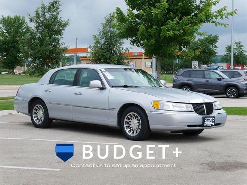 2002 Lincoln Town Car Signature