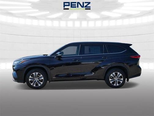 2022 Toyota Highlander Hybrid XLE