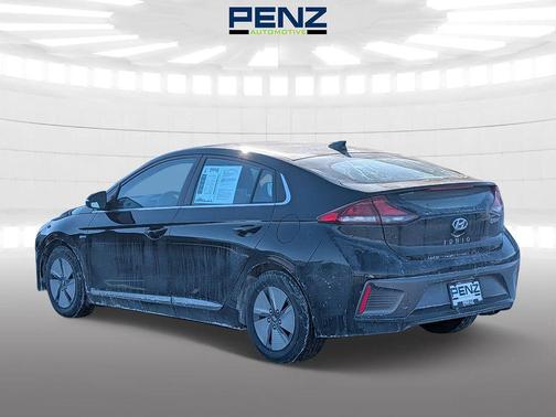 2020 Hyundai IONIQ Hybrid SE