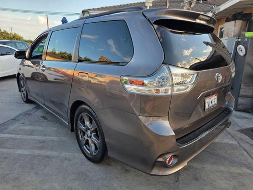 2017 Toyota Sienna SE